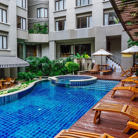 Silom Serene A Boutique Hotel Bangkok Exterior foto