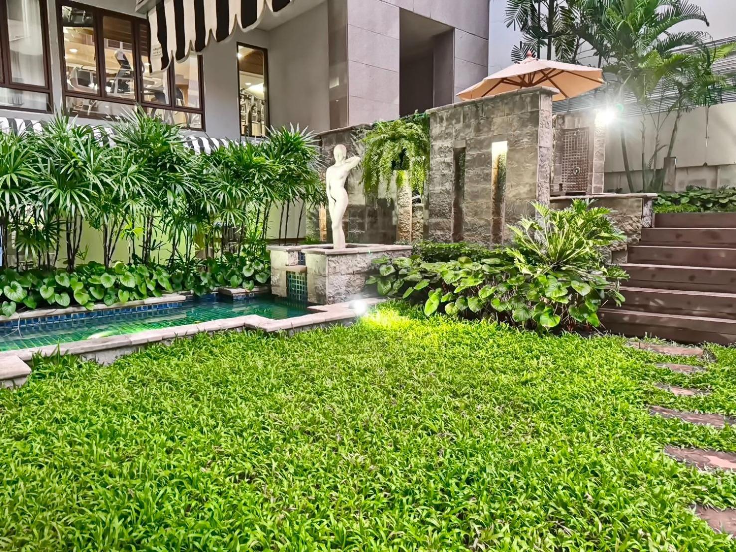 Silom Serene A Boutique Hotel Bangkok Exterior foto