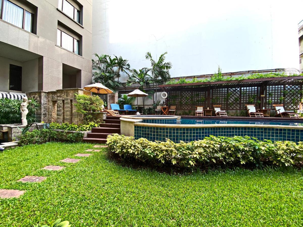Silom Serene A Boutique Hotel Bangkok Exterior foto